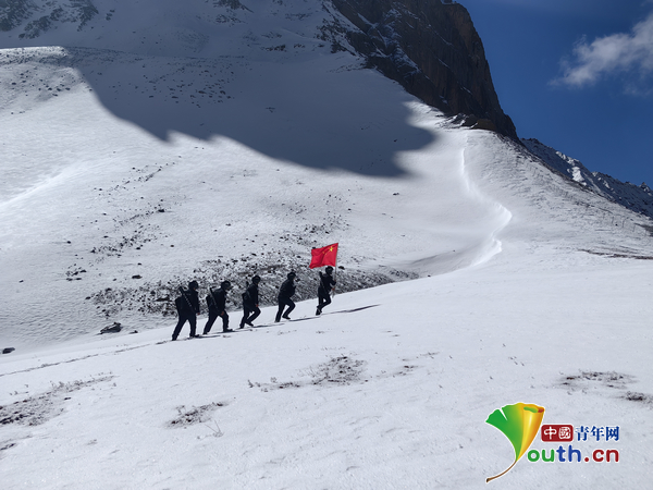 pg电子模拟器新春走基层 地图上一笔画过的距离是他们巡逻的八小时(图1)