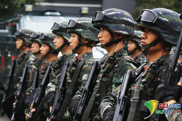 武警北京总队执勤第一支队特战中队进行实装拉动