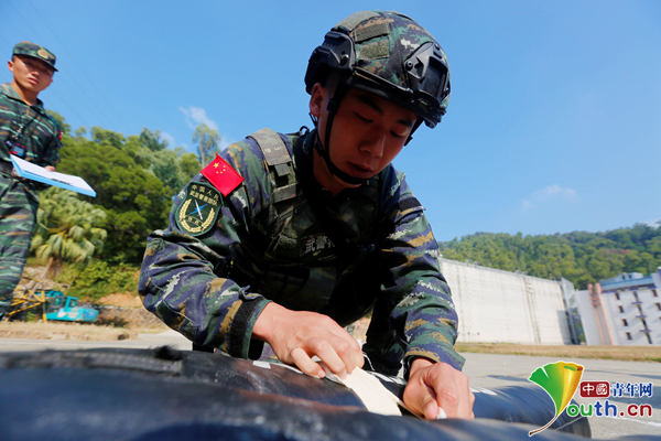 梧桐山下礪精兵武警廣東總隊執勤第二支隊開展多科目實戰化訓練