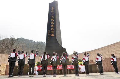 邯郸志愿者为68位烈士找到亲人