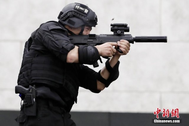 上海特警突击队图片