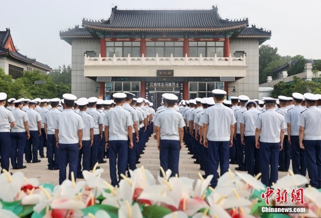 消防烈士冯振遗体告别仪式在北京举行_爱国主义_中国青年网